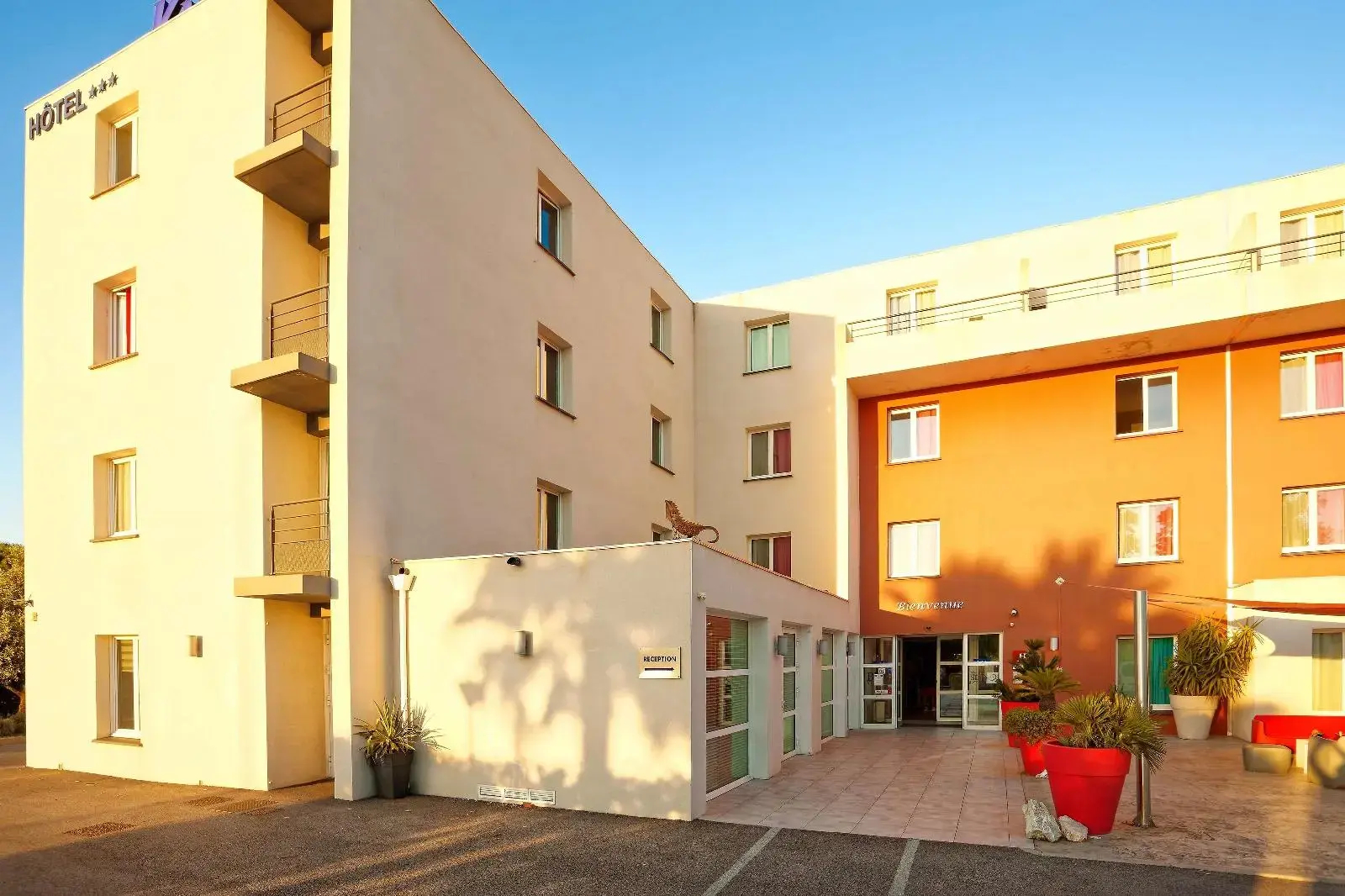 Photo - Kyriad Perpignan Sud