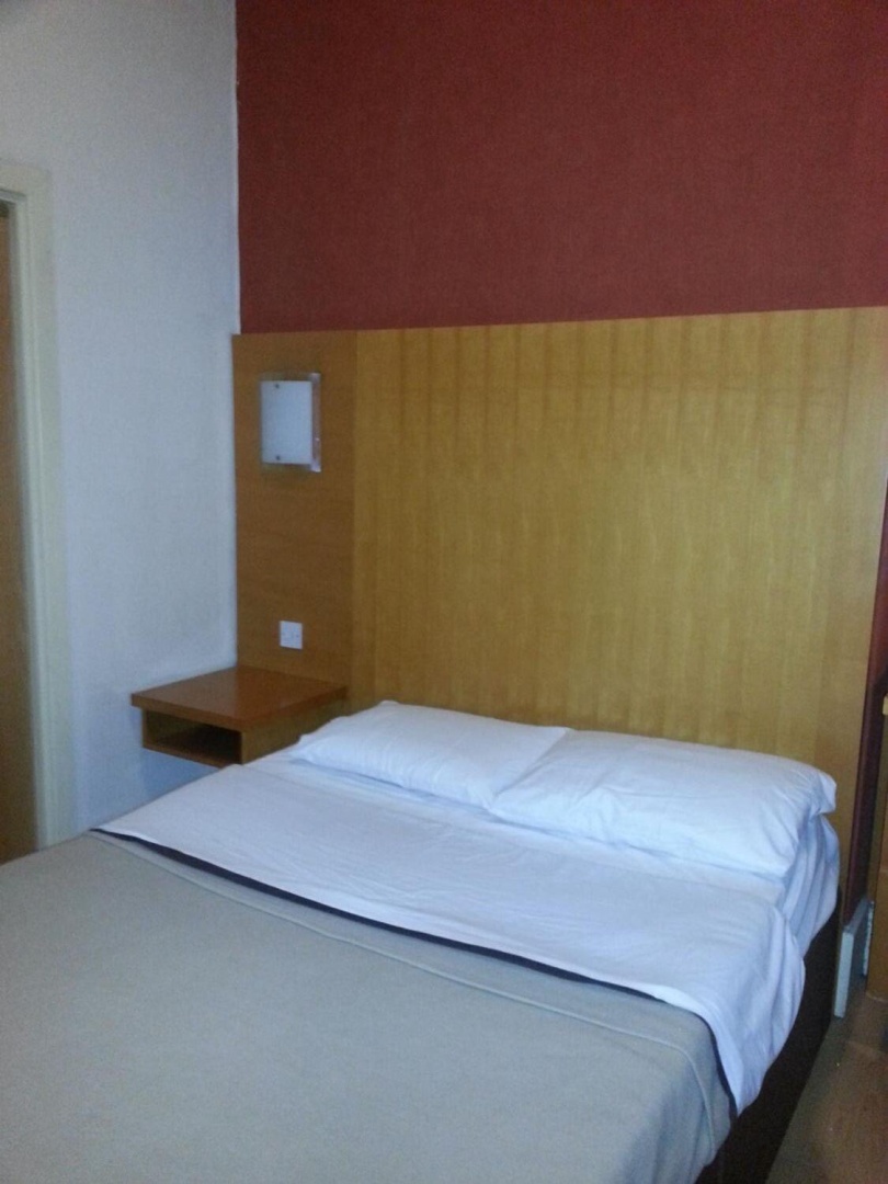 Photo - Berkeley Court Hotel