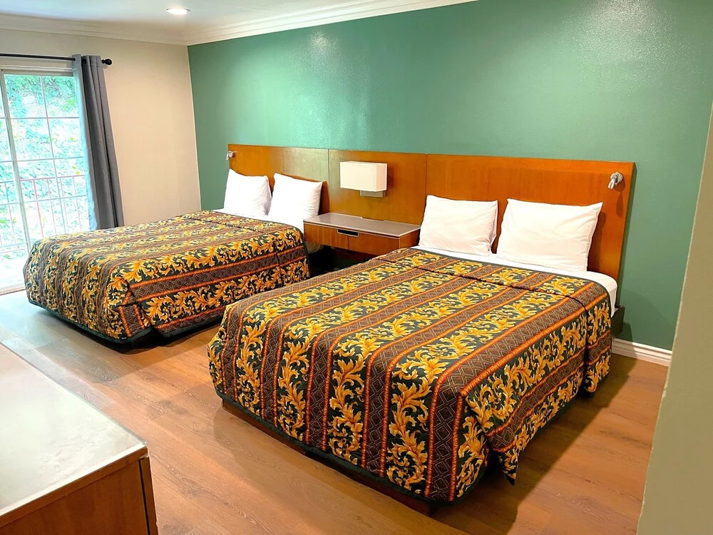Photo - Relax Inn