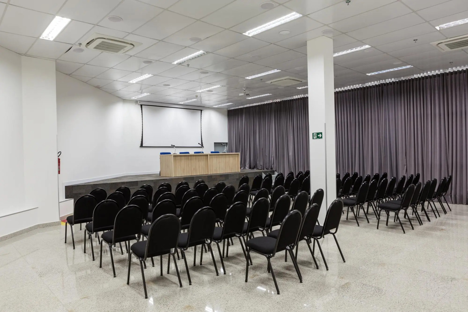 Foto - San Diego Express Barro Preto