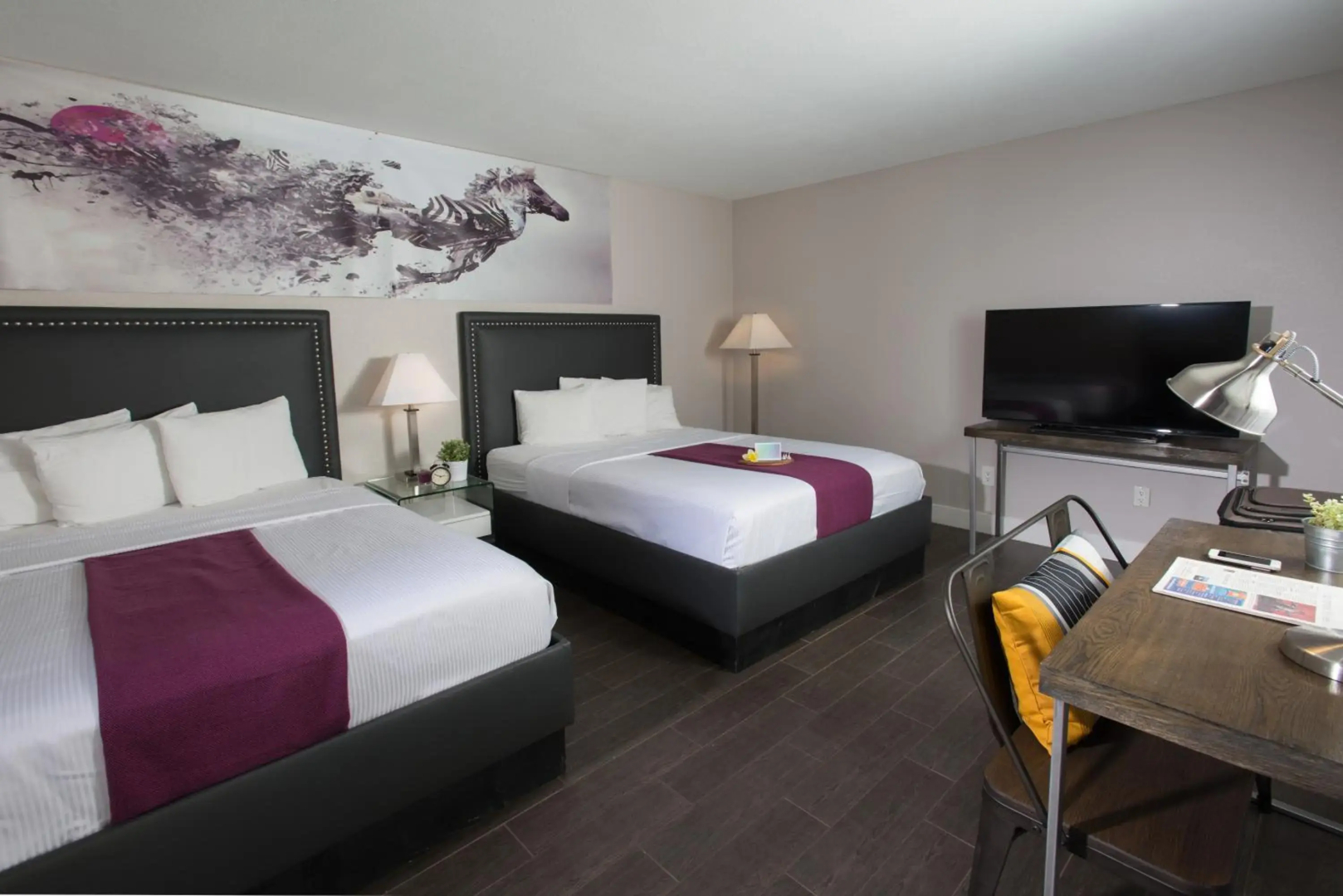 Photo - Hotel Iris - Mission Valley-San Diego Zoo-SeaWorld