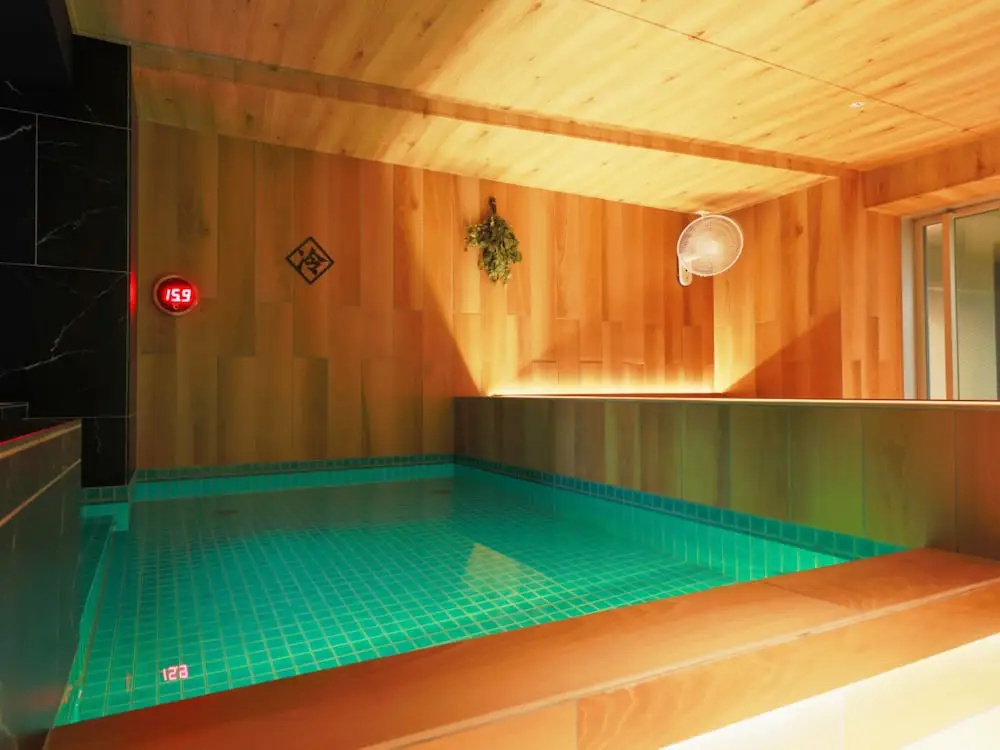 Foto - Rembrandt Cabin and Spa Shimbashi - Caters to Men