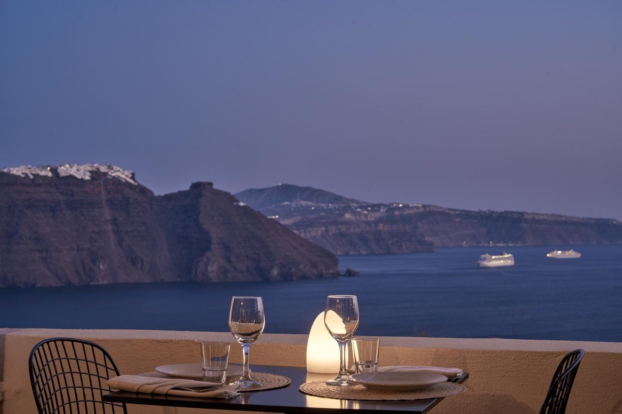 Photo - Mr and Mrs White Oia – Santorini