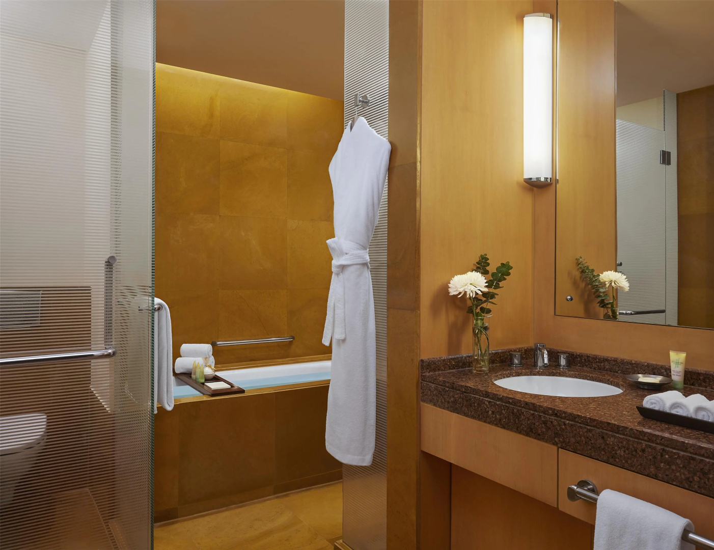 Photo - Grand Hyatt Mumbai Hotel & Residences