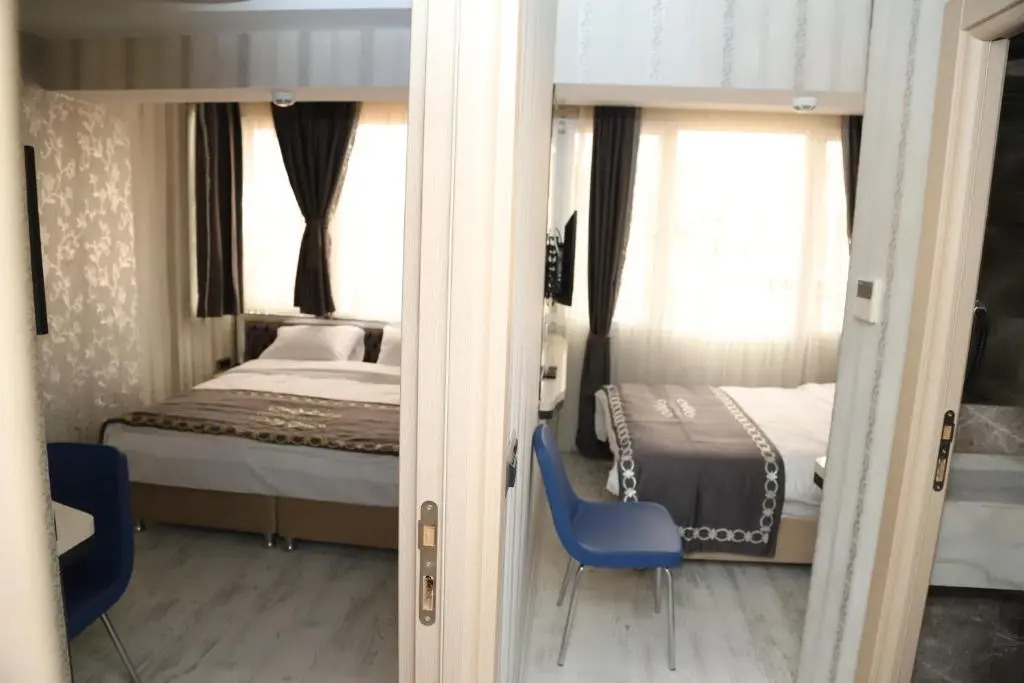 Photo - The Grand Tower Hotel