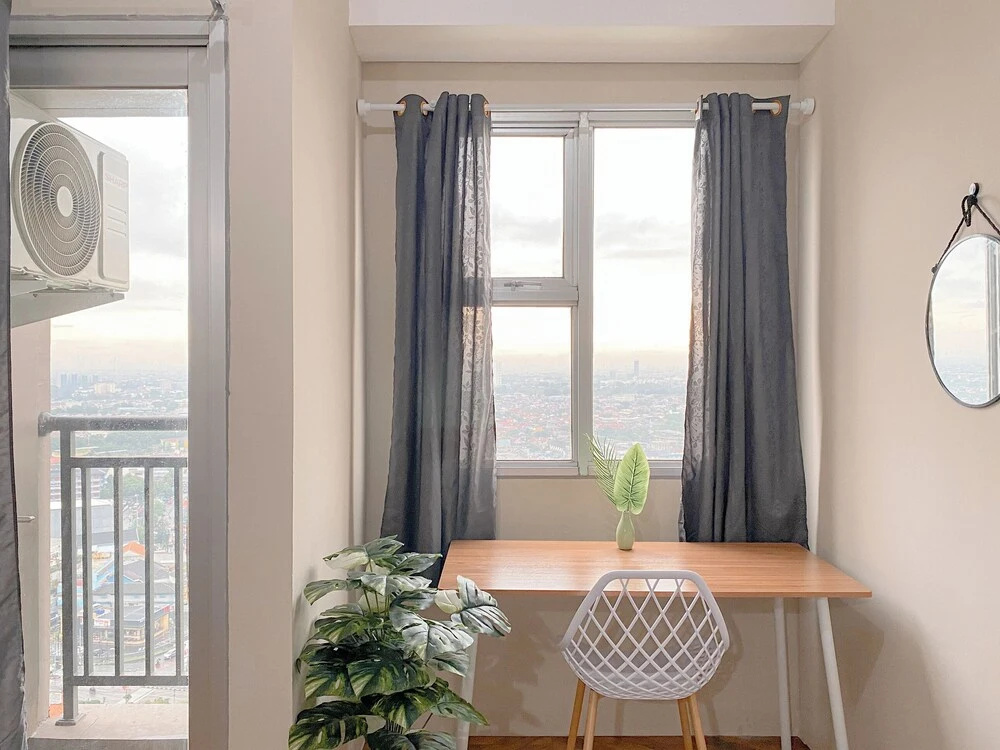 Relaxing Studio Apartment At Transpark Juanda Bekasi Timur