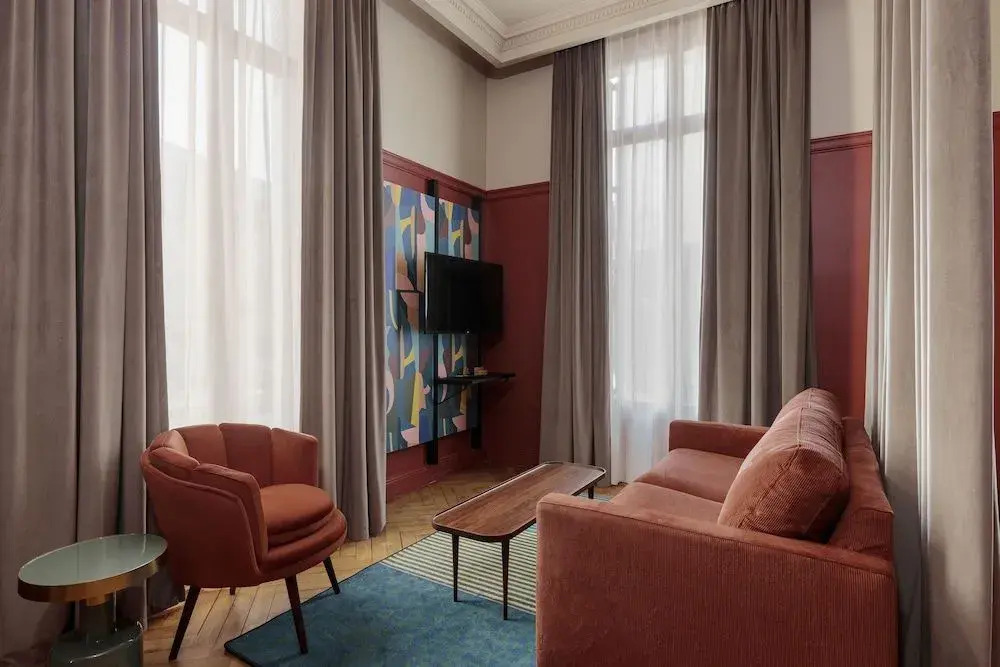 Photo - Corneille - Entrée autonome, réception en ligne - Encore Mieux