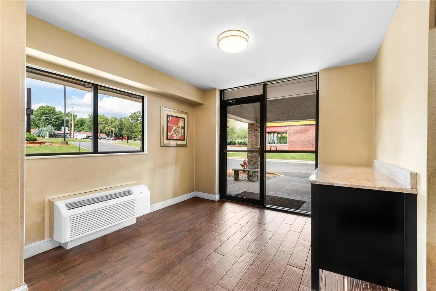 Photo - Econo Lodge Charlotte Airport