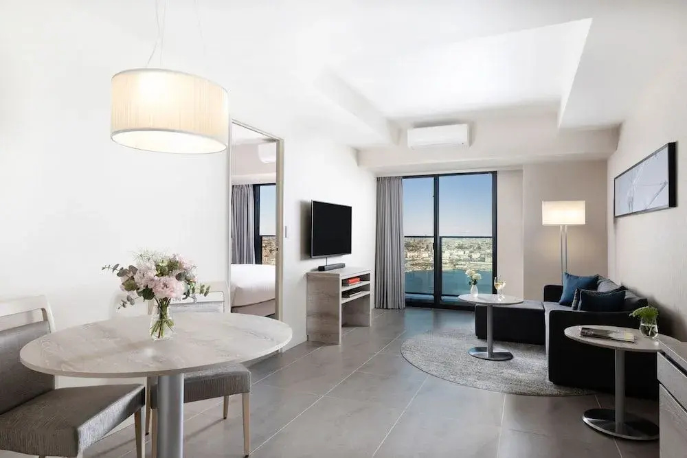Photo - Oakwood Suites Yokohama