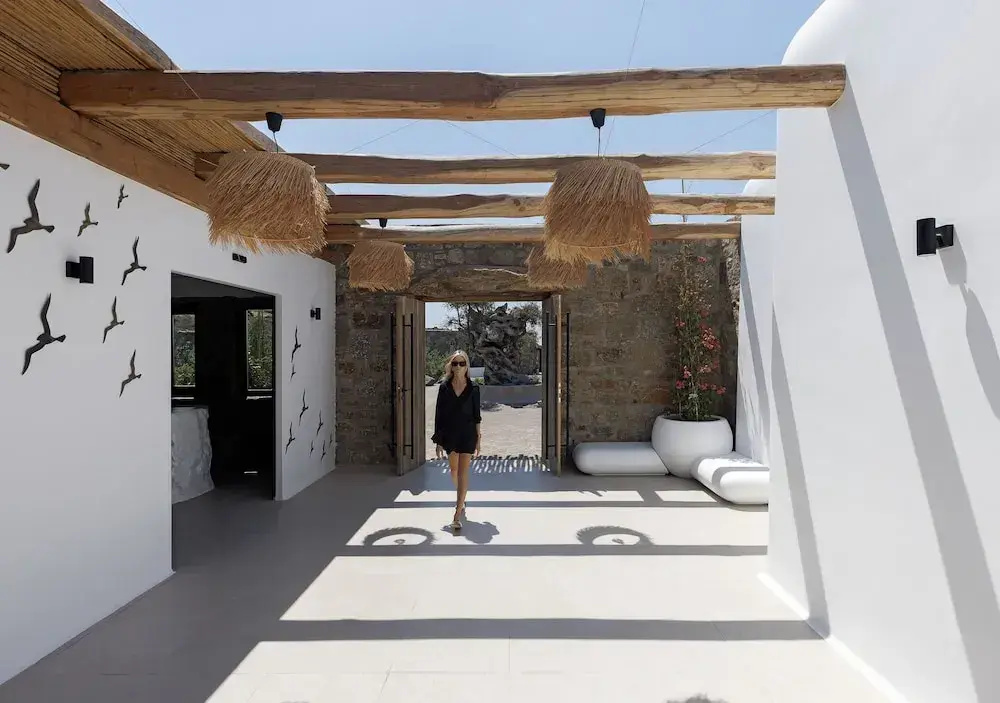 Photo - WhiteArt Suites