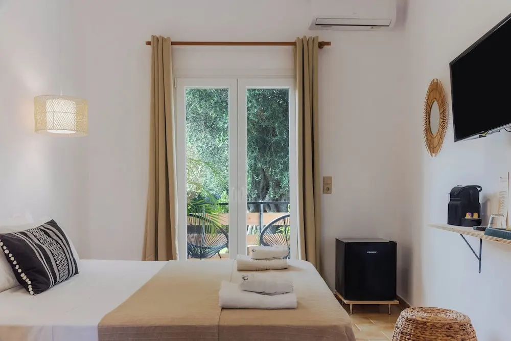 Photo - BOHOTEL Messonghi - Designer's Hotel