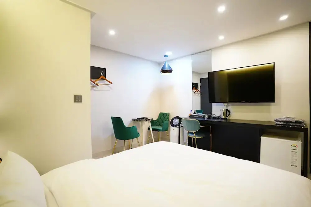Photo - Saturn Hotel