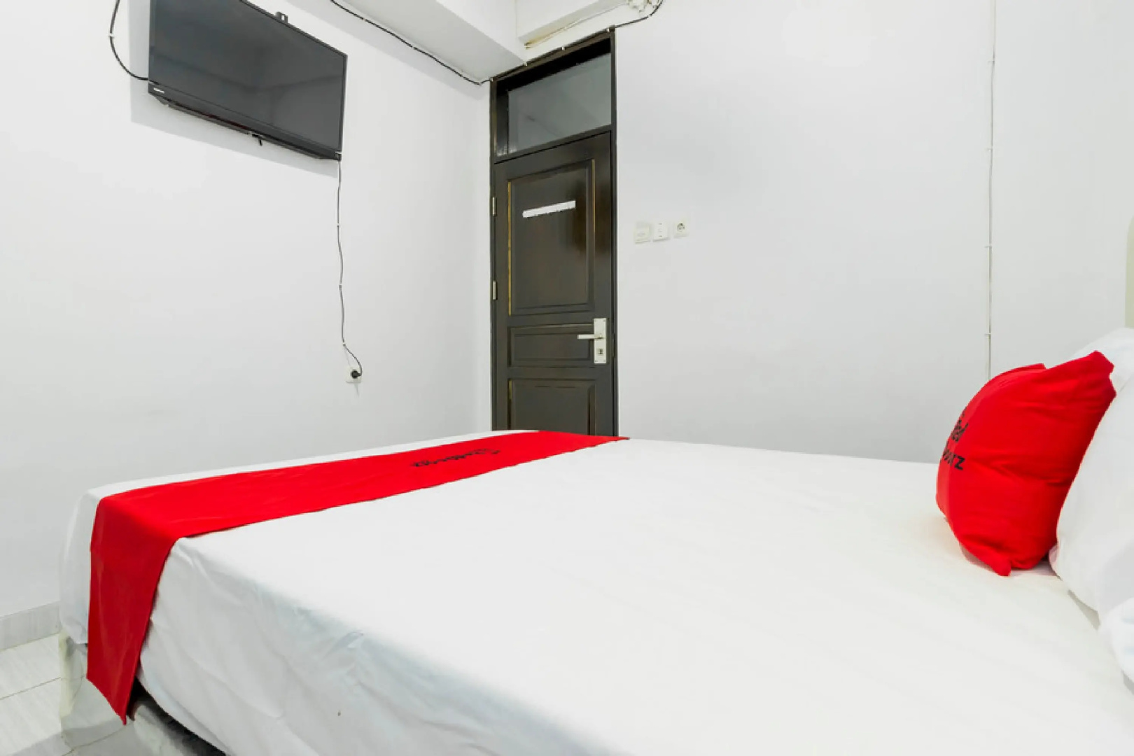 Foto - Reddoorz near Gajah Mada Plaza 2