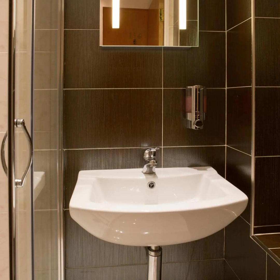 Photo - Westpoint Hotel