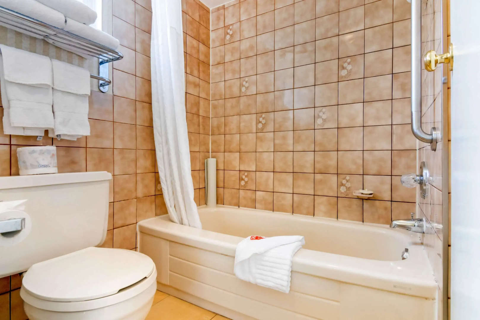 Photo - Econo Lodge Inn & Suites