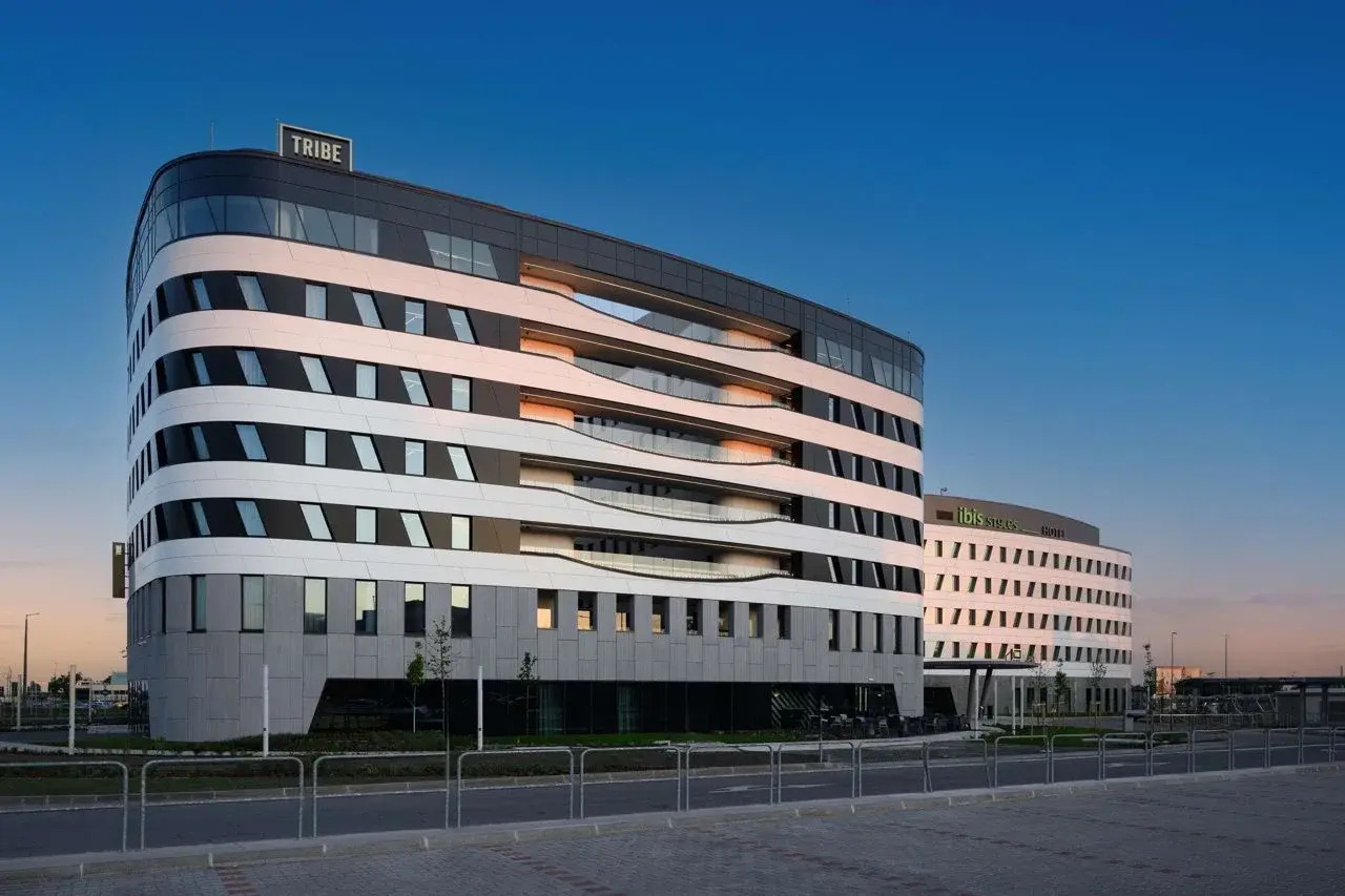 Foto - TRIBE Budapest Airport