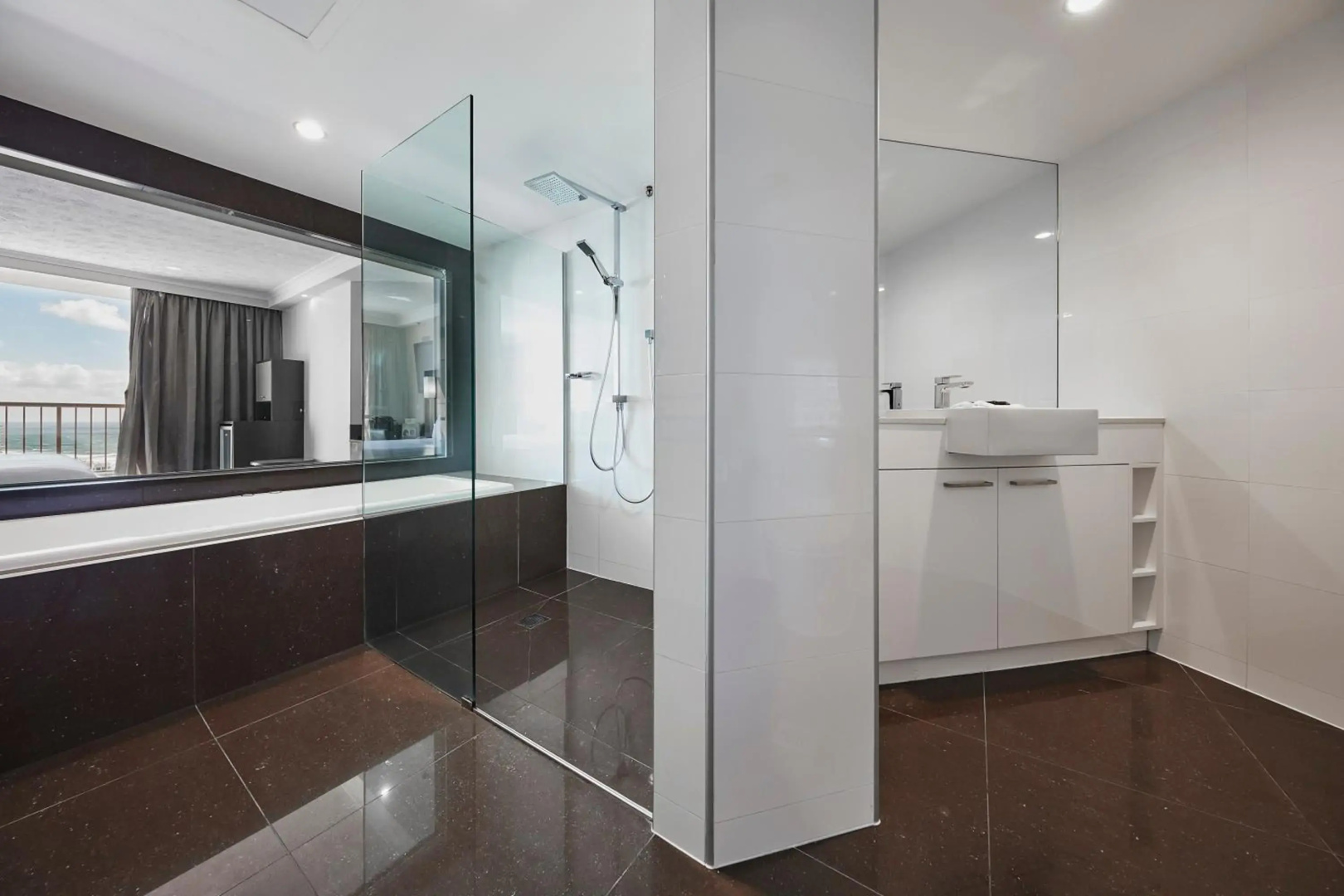 Photo - Novotel Surfers Paradise