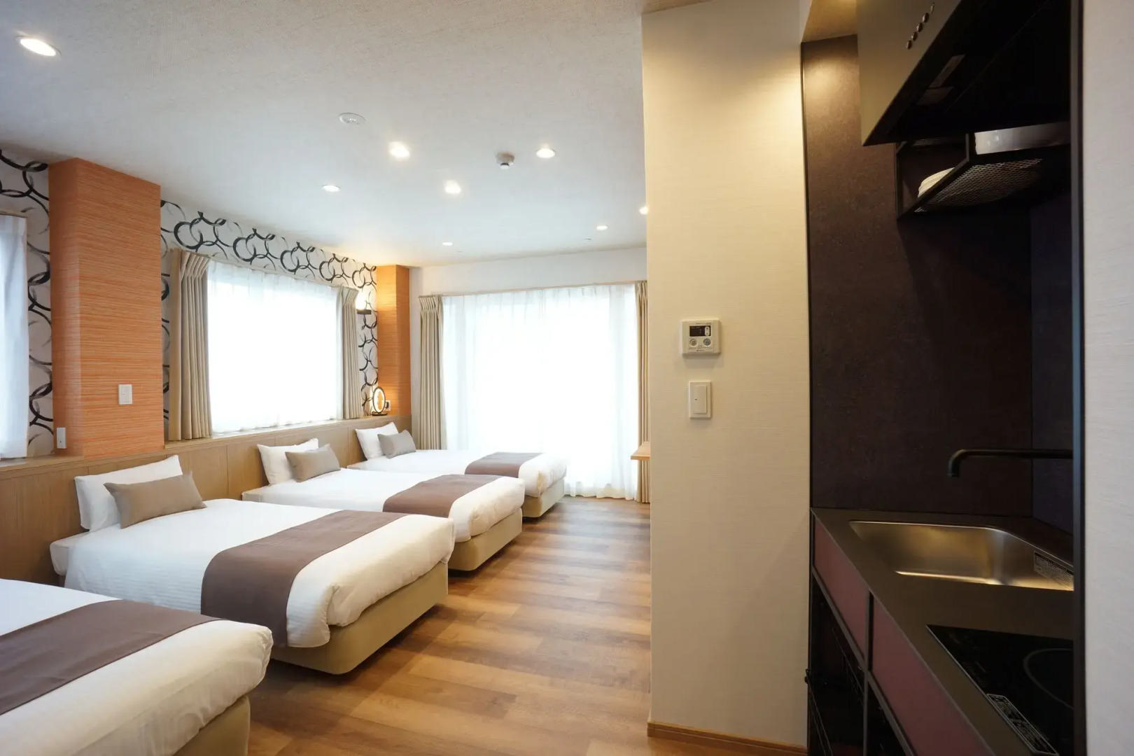 Photo - WIRES HOTEL James zaka