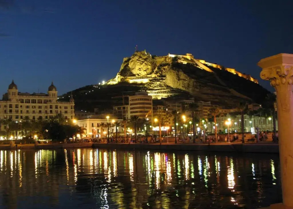 Photo - B&B HOTEL Alicante