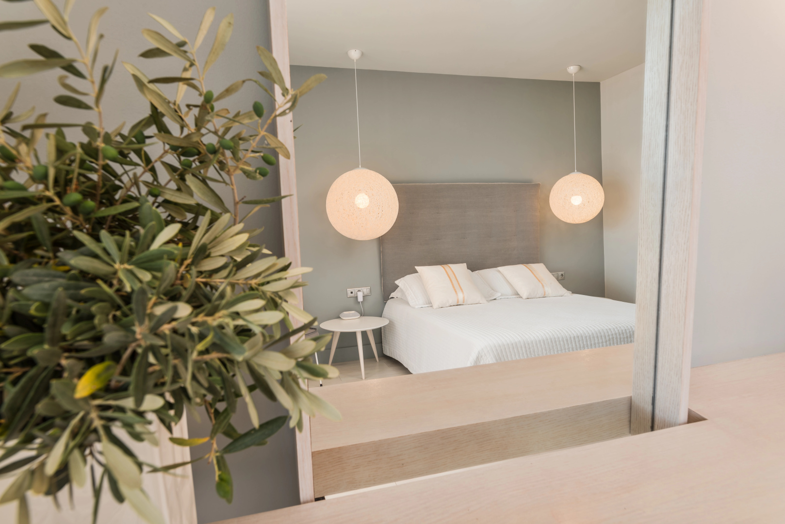 Ino Hotel & Suites