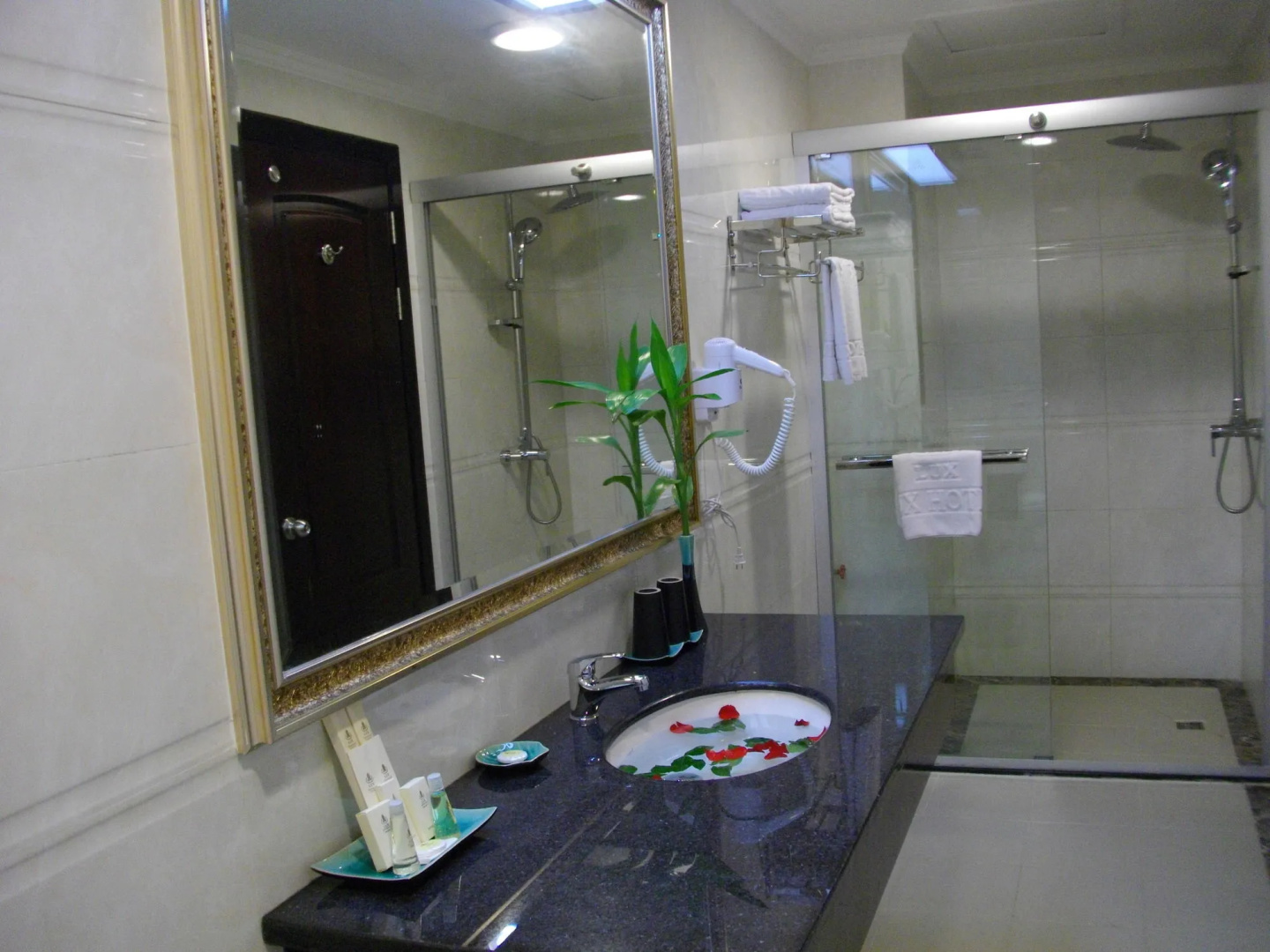 Photo - Lux Riverside Hotel & Apartment
