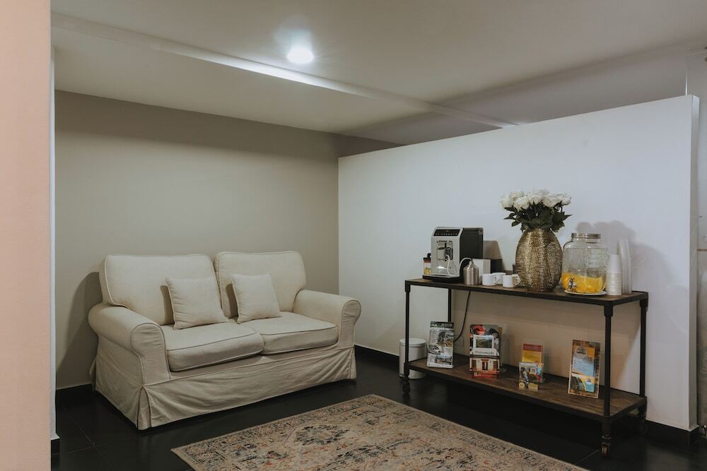 Photo - Travelers Orange Suites