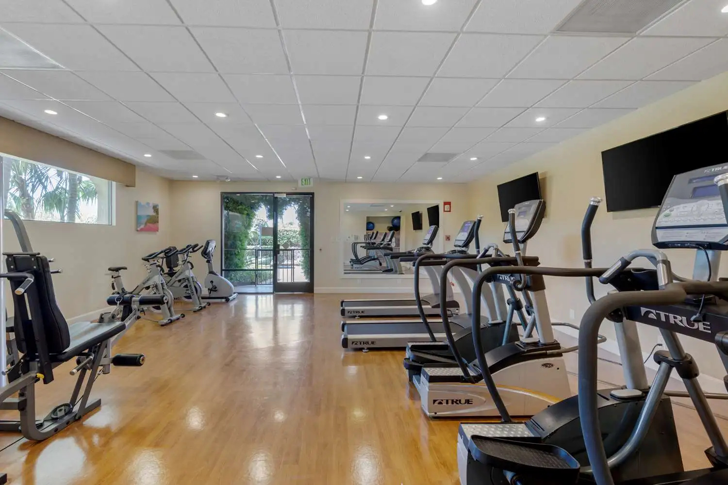 Photo - Best Western Plus South Coast Inn