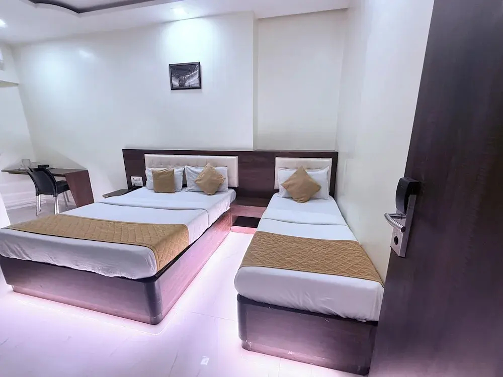 Photo - Hotel Ashyana - Near To Grant Road Station Mumbai