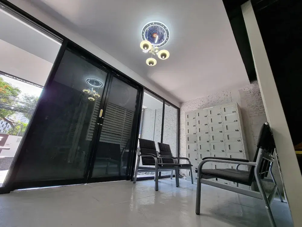 Foto - Met A Space Pod @Phrom Phong