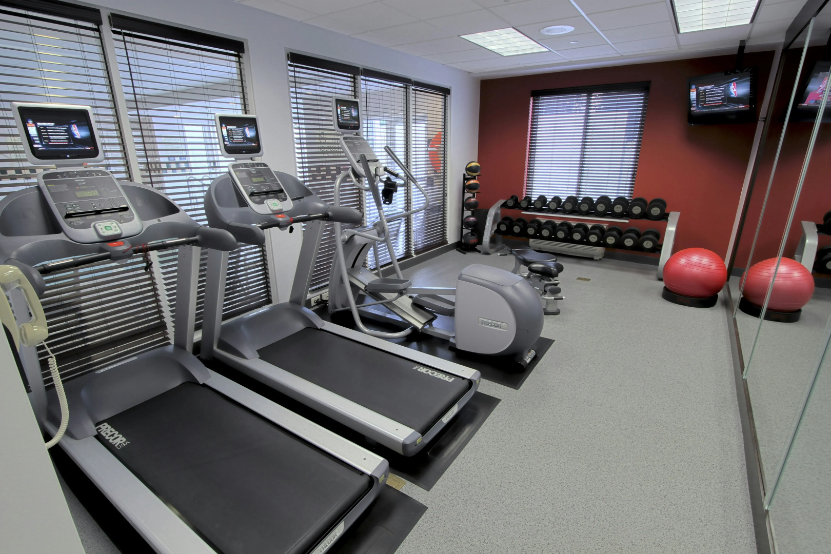 Photo - Hilton Garden Inn Westbury