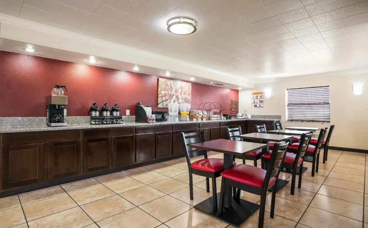 Photo - Red Roof Inn North Dallas - Park Central