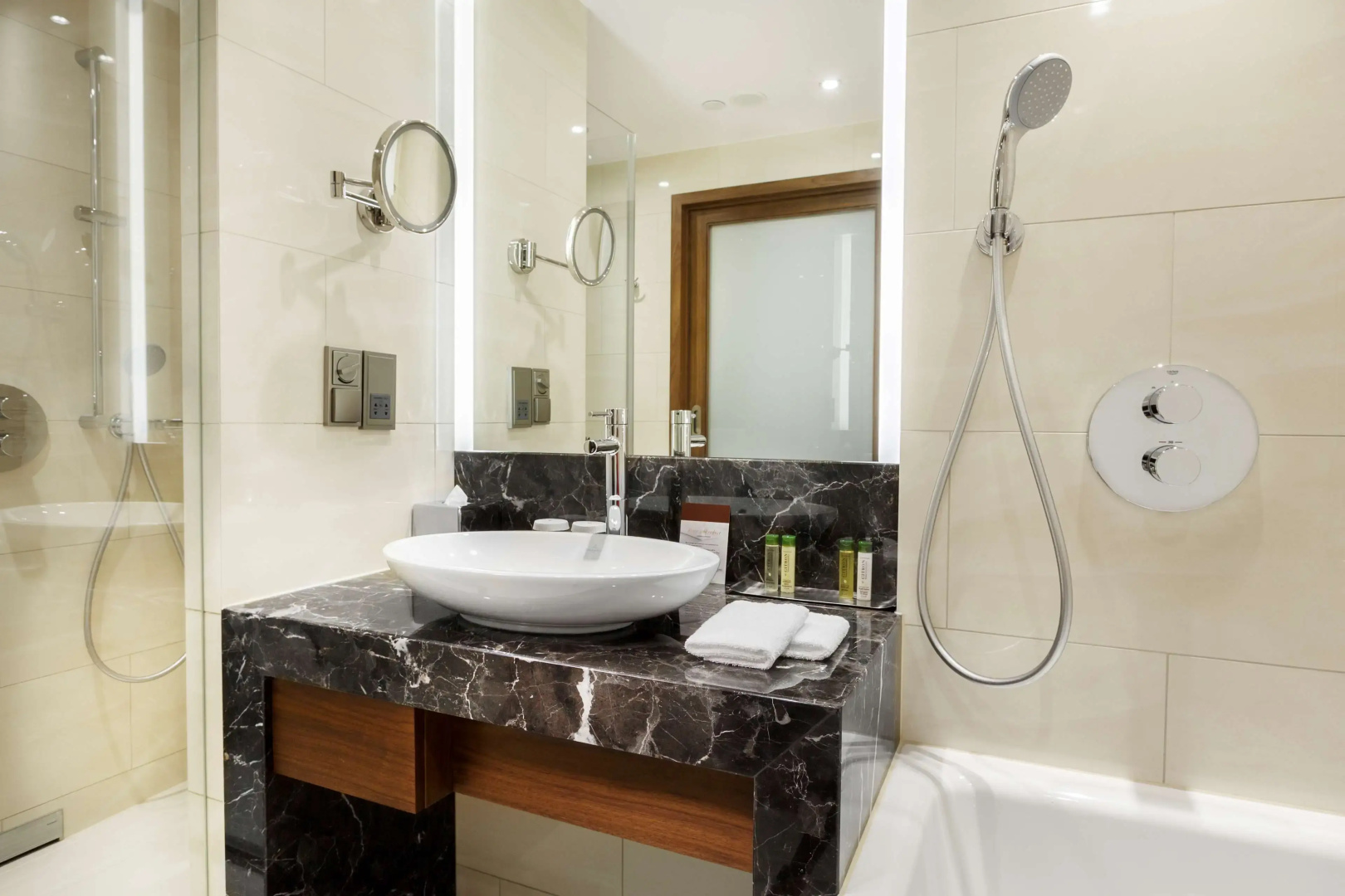 Foto - DoubleTree By Hilton Hotel & Conference Centre Warsaw