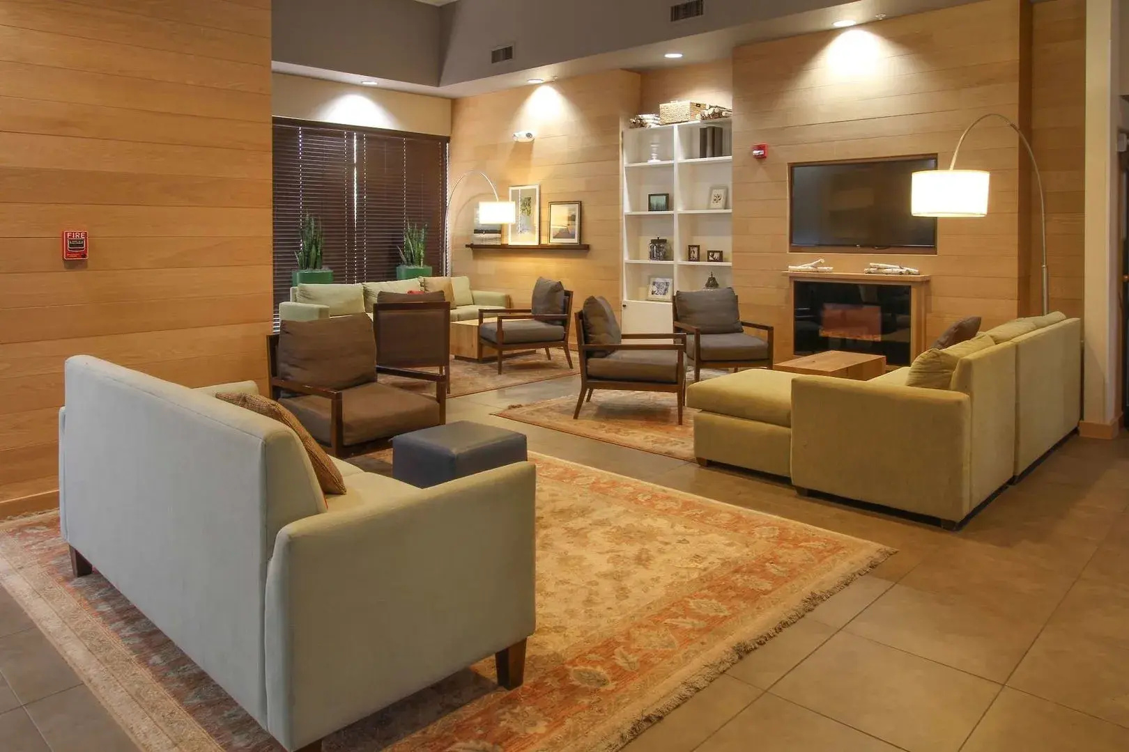 Photo - GreenTree Inn & Suites Phoenix Sky Harbor