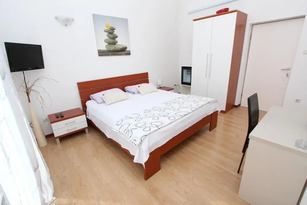 Photo - Rooms and Apartment Luana
