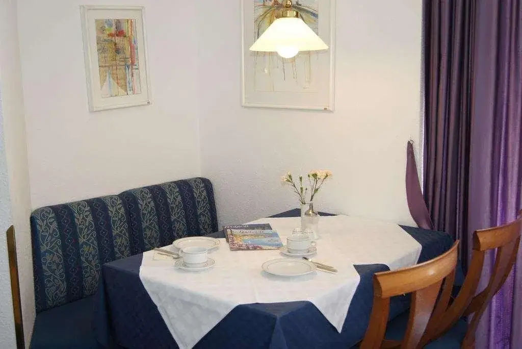 Photo - The Weekend Hotel