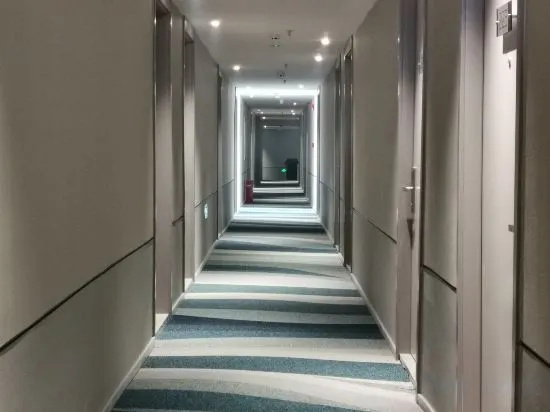 Homeinn Selected Hotel (Dandong Yalu River Bridge Broken Bridge Scenic Area Railway Station)