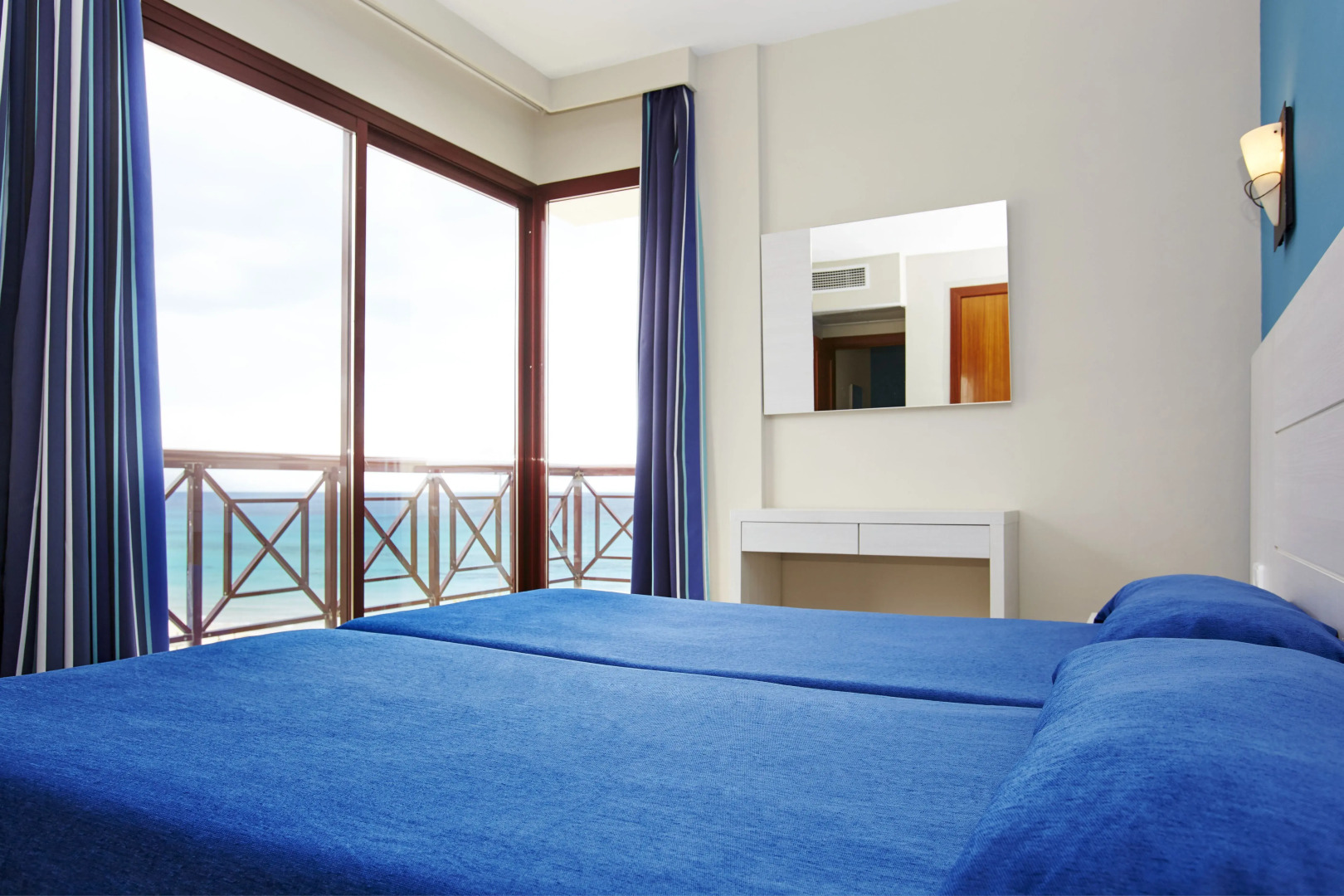 Foto - Universal Hotel Bikini