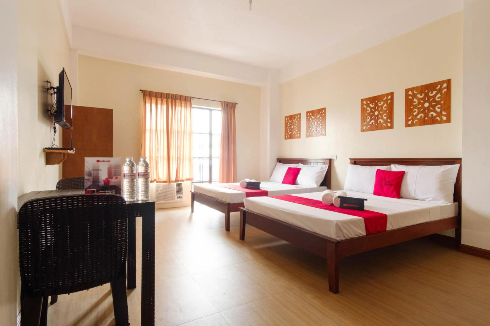 Photo - RedDoorz Plus near Johnson and Johnson Paranaque