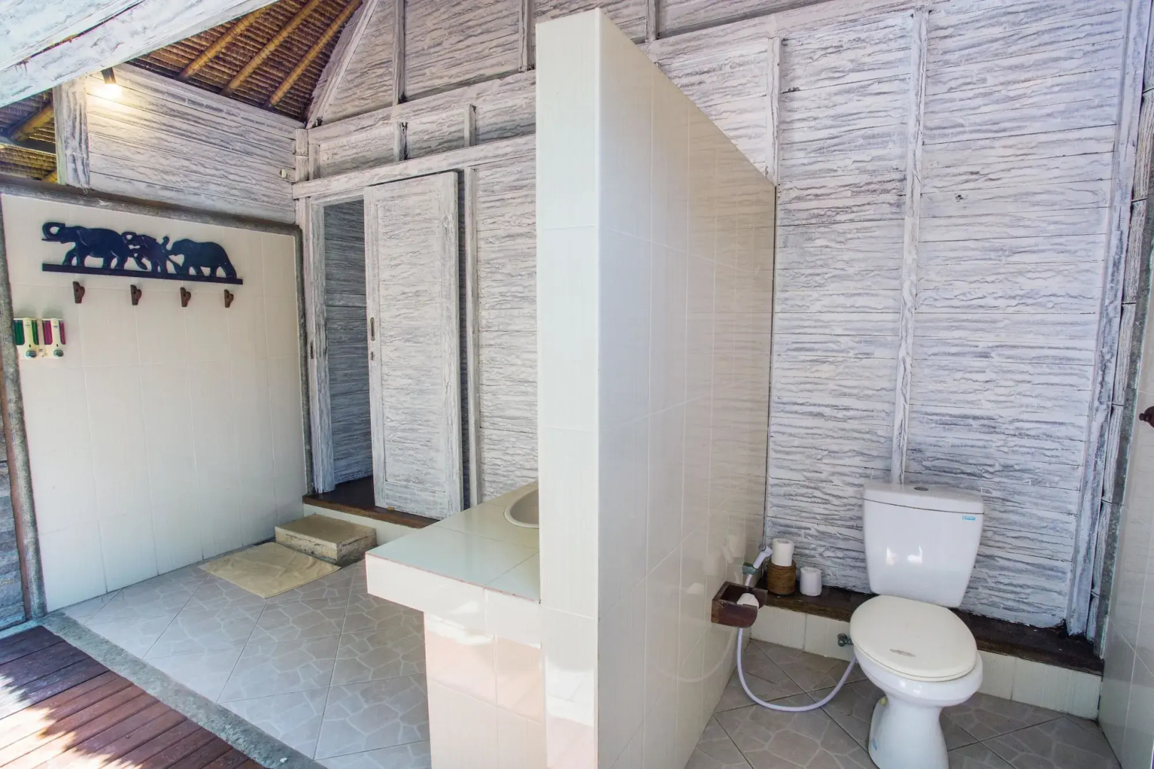Photo - Lembongan Bay Shore Huts