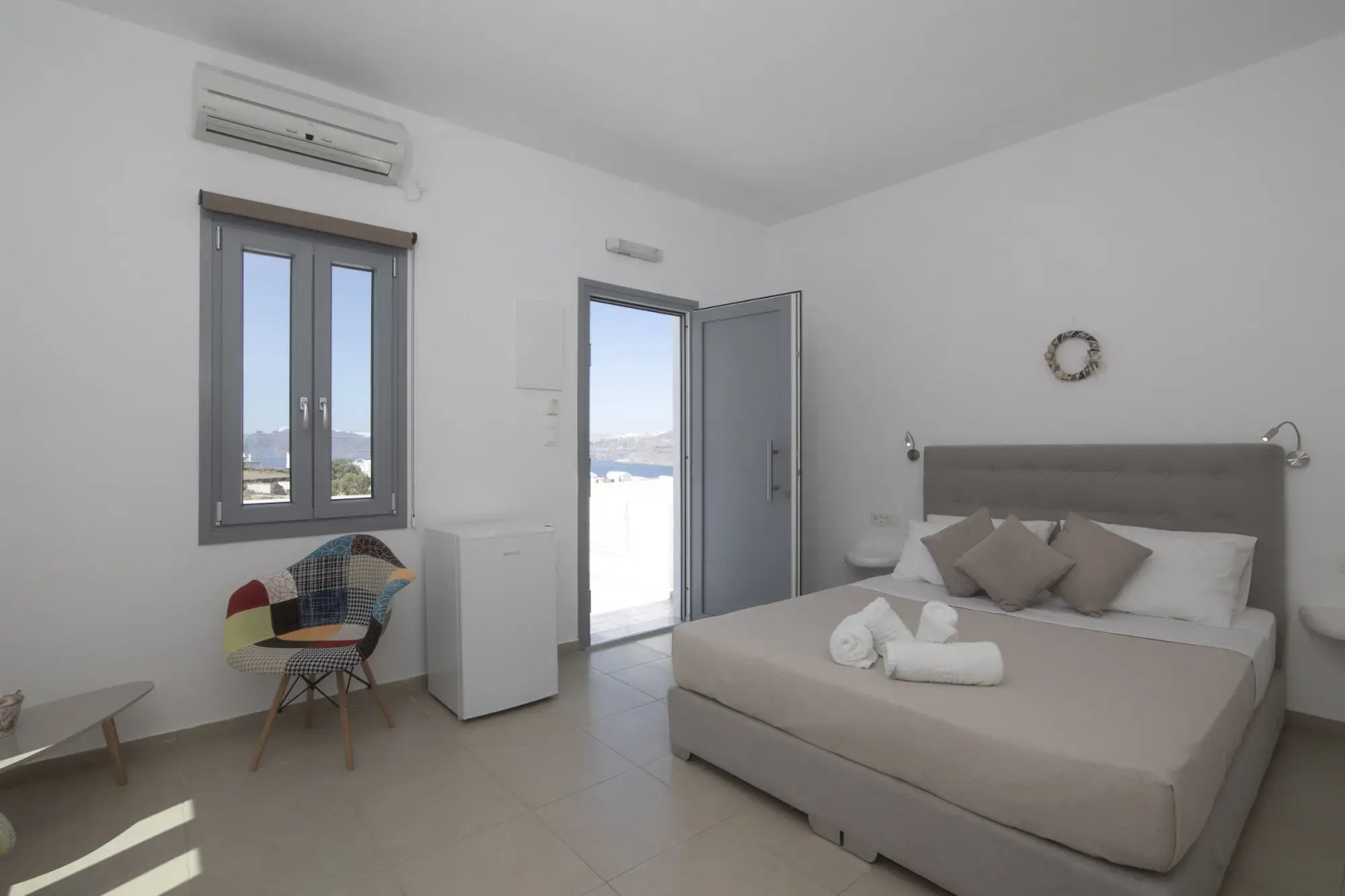 Foto - Thira's Dolphin