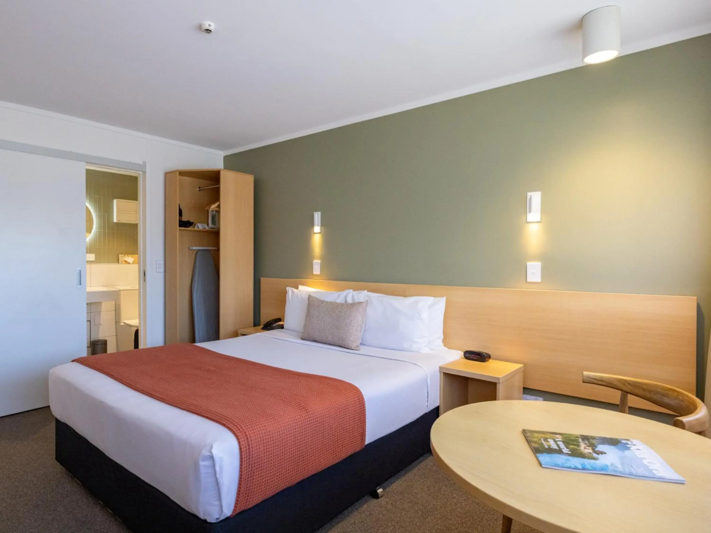 Photo - Auckland Rose Park Hotel