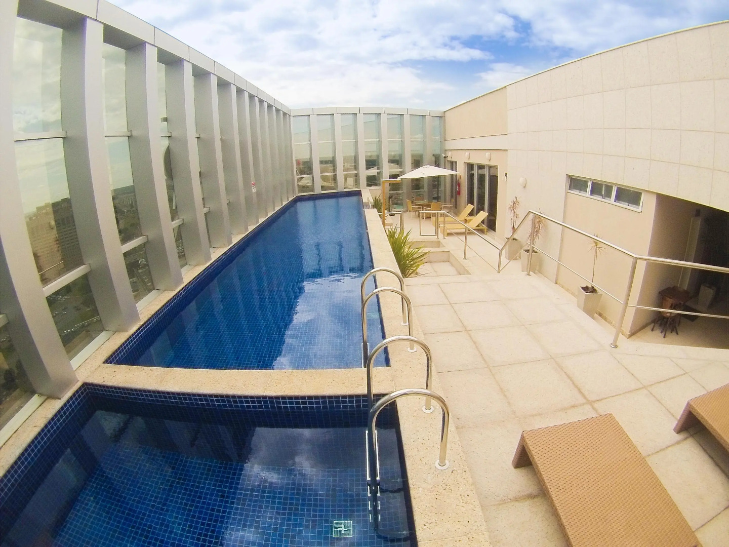 Foto - Hplus Vision Executive