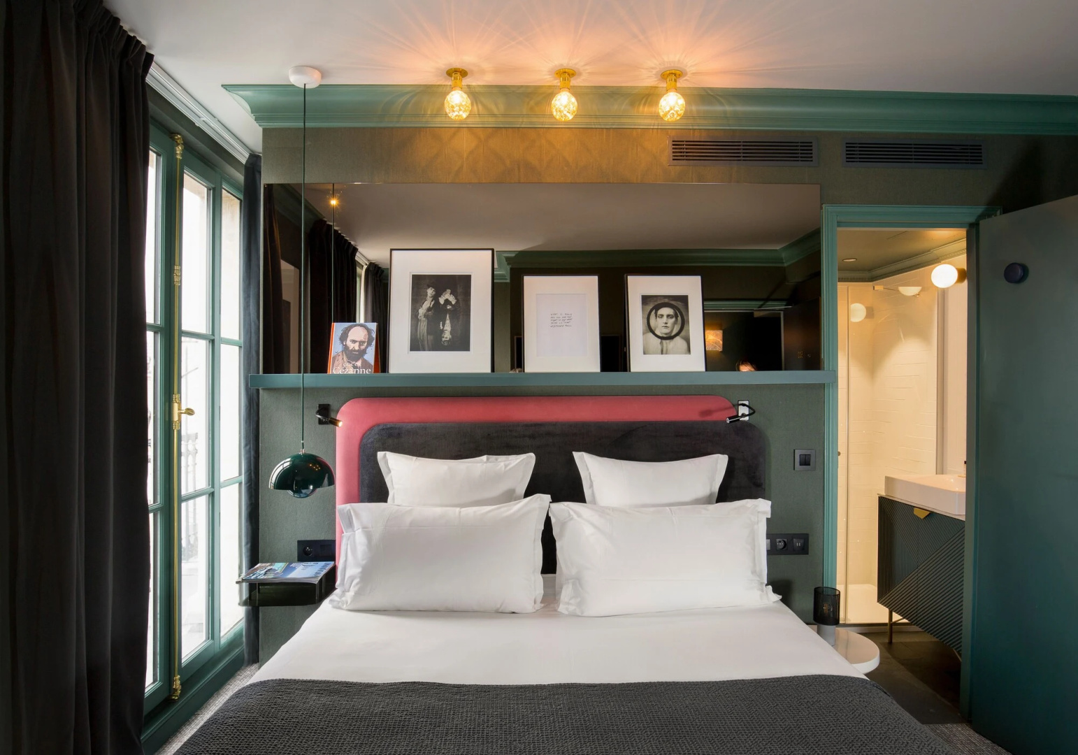 Photo - Bob Hotel