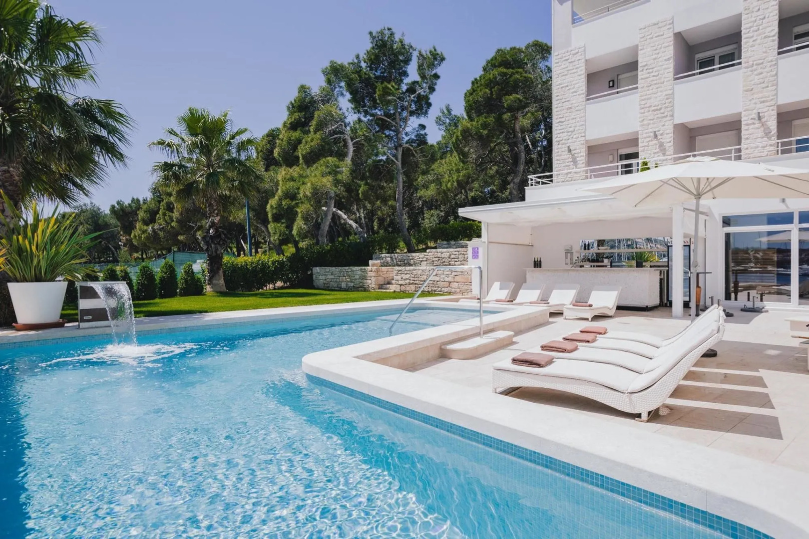 Photo - Ribarska Koliba Resort