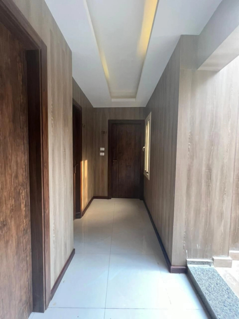 Photo - Rotana Palace Suites