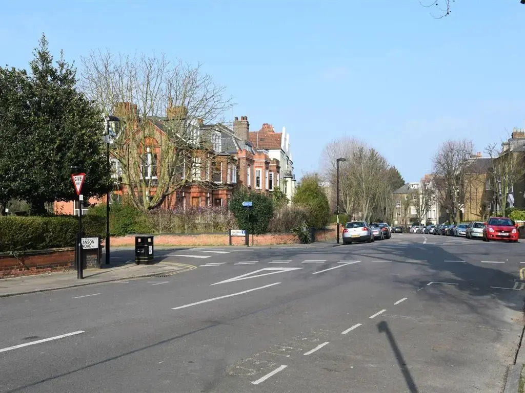 Foto - Charlie Hotel