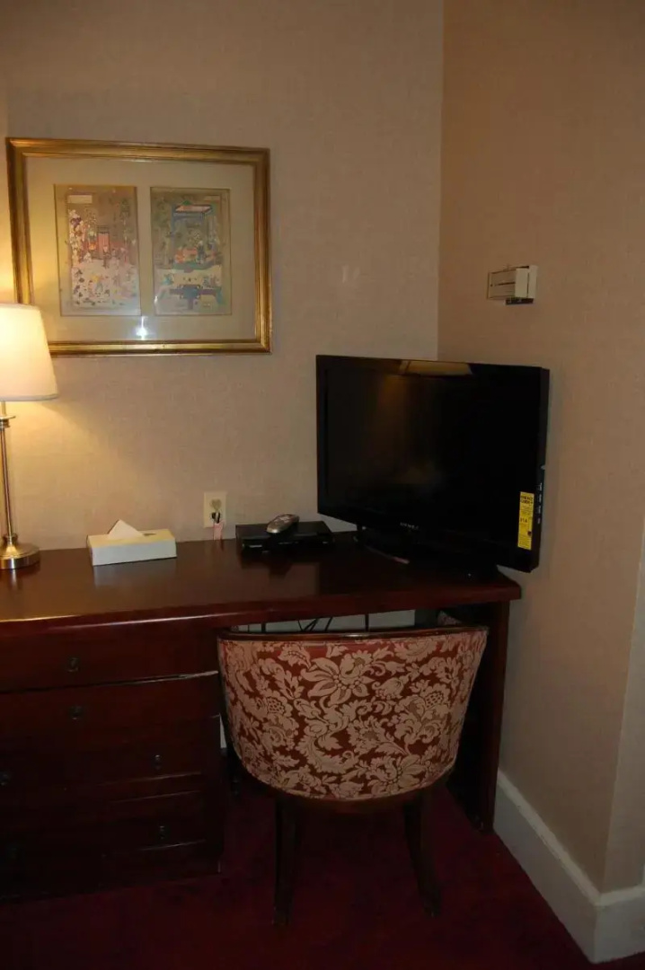 Photo - Windsor Inn Hotel