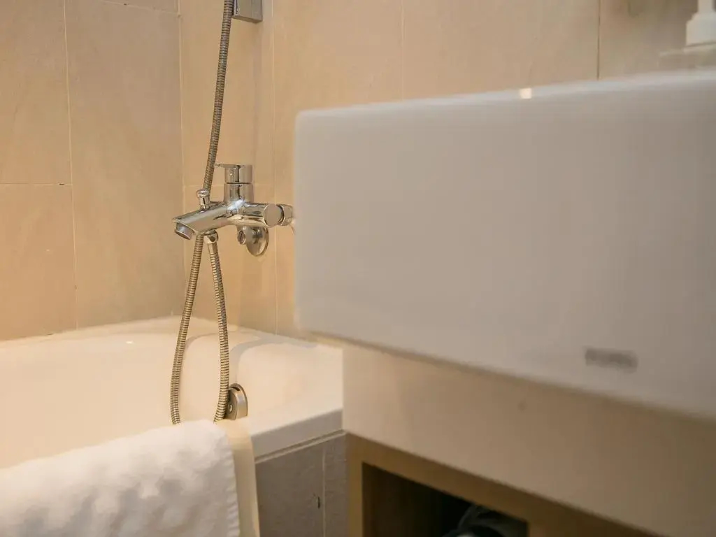 Photo - Royal Inn Taipei Nanxi - MRT Zhongshan Station