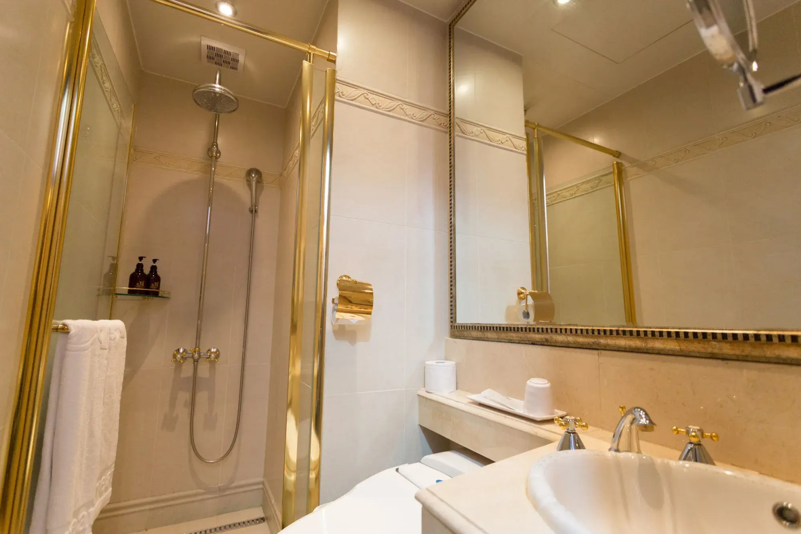 Foto - Yeoksam Artnouveau City Hotel and Residence