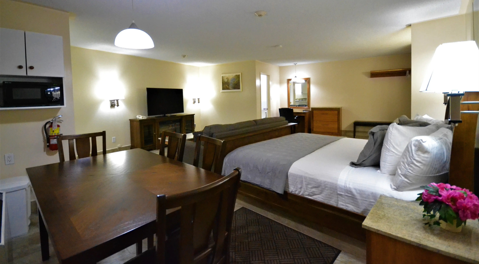 Photo - Newmarket Inn